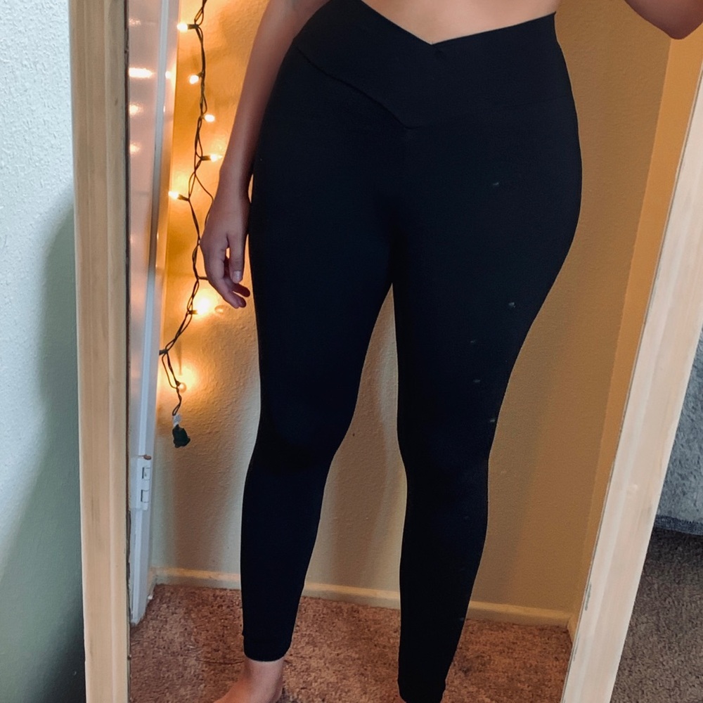 ✨ Black Crossover Leggings✨